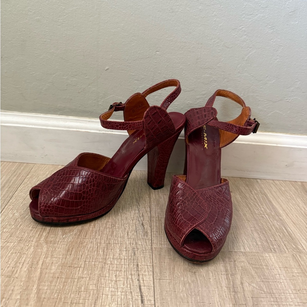 RE-MIX Vintage Style Burgundy Croc Embossed Peep Toe Heels 8.5M